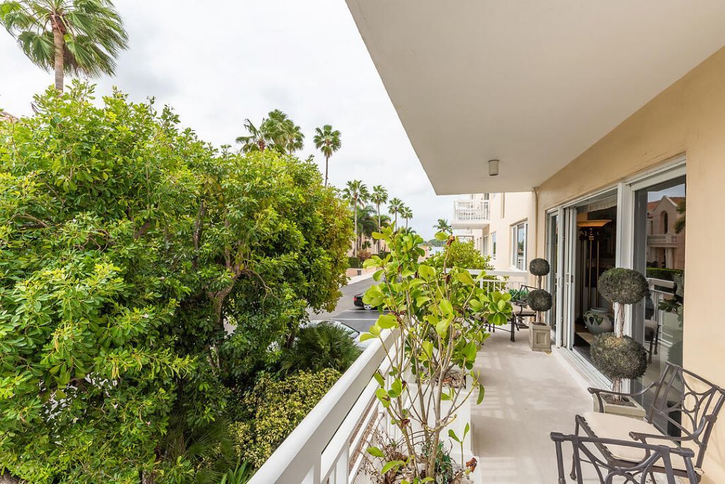 250 Bradley Place, Unit 202, Palm Beach, FL 33480 Photo