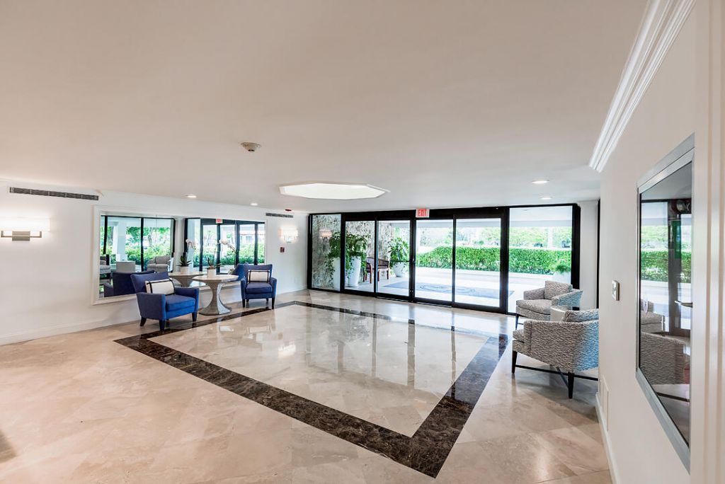 250 Bradley Place, Unit 202, Palm Beach, FL 33480 Photo