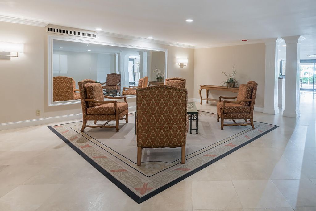 250 Bradley Place, Unit 202, Palm Beach, FL 33480 Photo