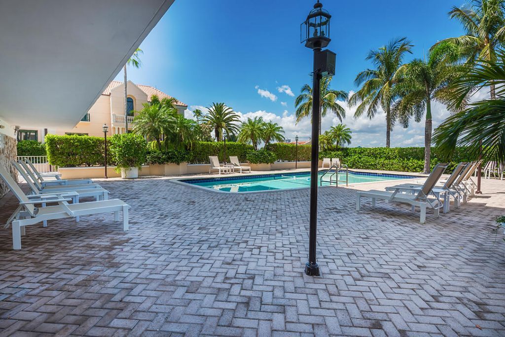 250 Bradley Place, Unit 202, Palm Beach, FL 33480 Photo