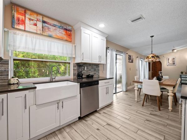 10873 NW 10th Pl , Coral Springs, FL 33071