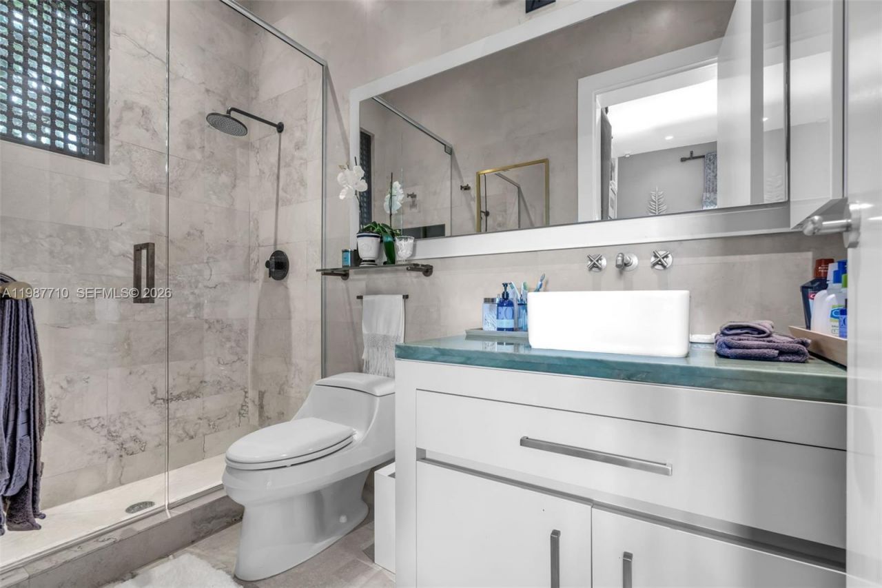 140 Hampton Ln , Key Biscayne, FL 33149 Photo