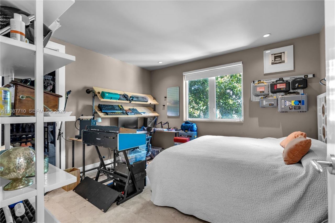 140 Hampton Ln, Key Biscayne, FL 33149 Photo