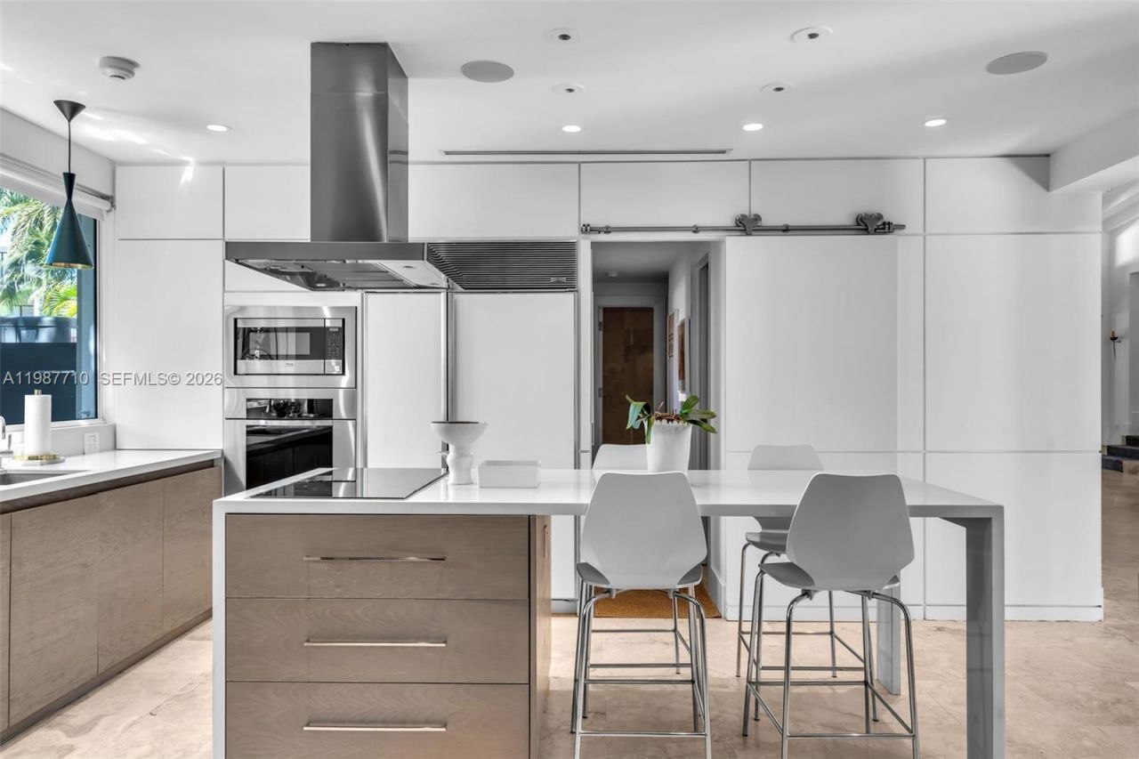 140 Hampton Ln , Key Biscayne, FL 33149 Photo