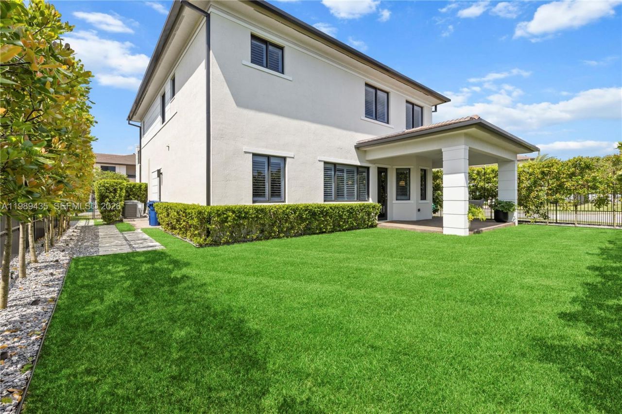 12021 SW 82nd Pl, Miami, FL 33156 Photo