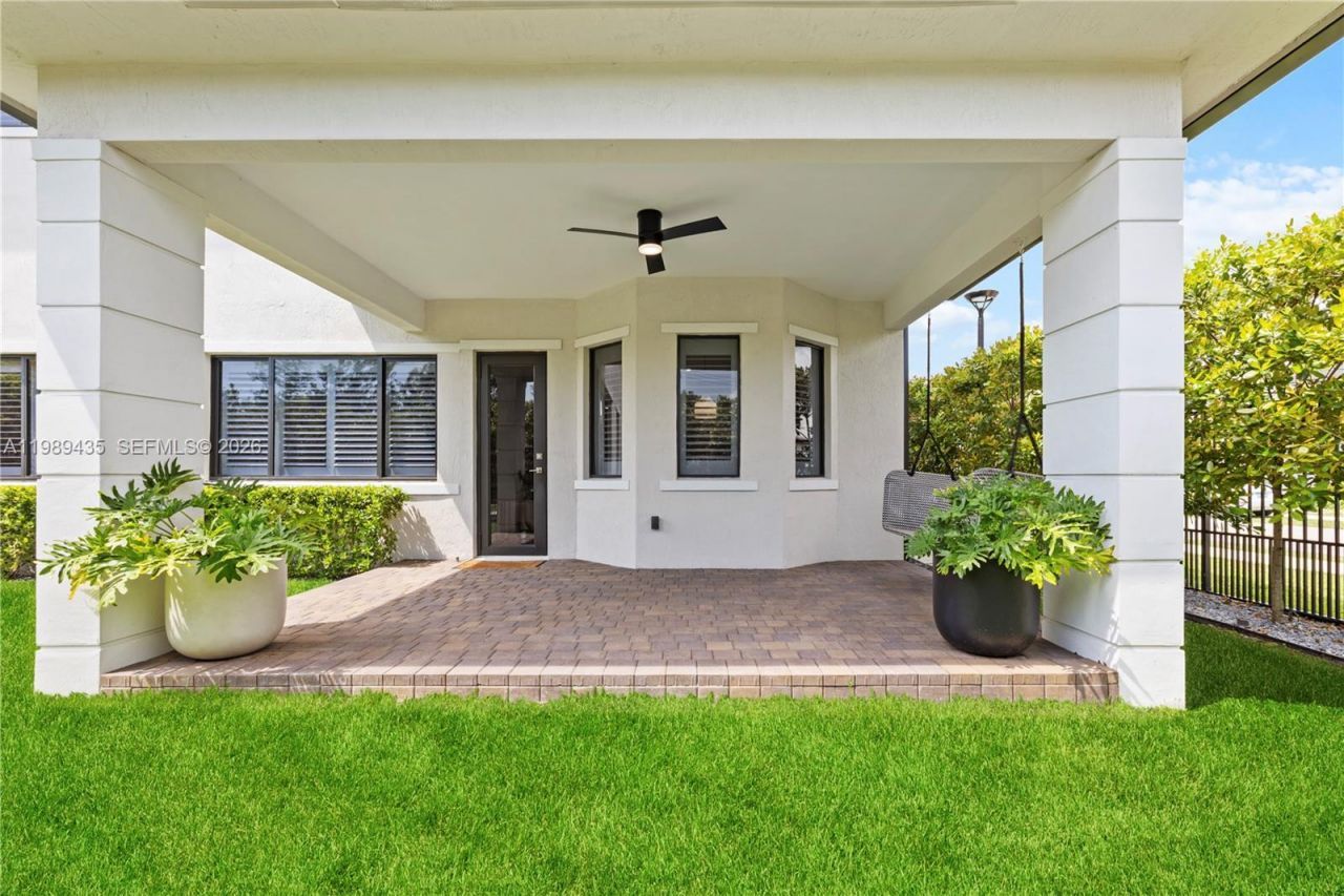 12021 SW 82nd Pl, Miami, FL 33156 Photo