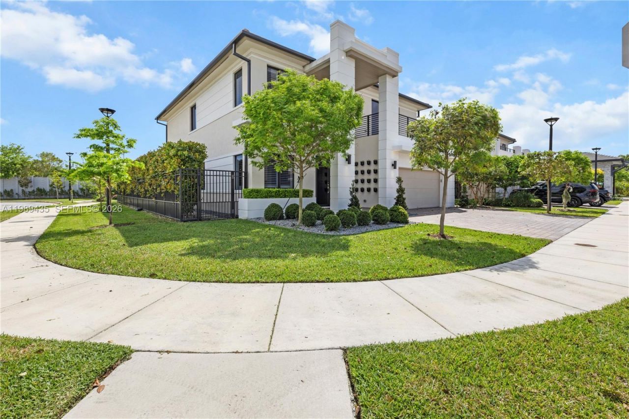 12021 SW 82nd Pl, Miami, FL 33156 Photo