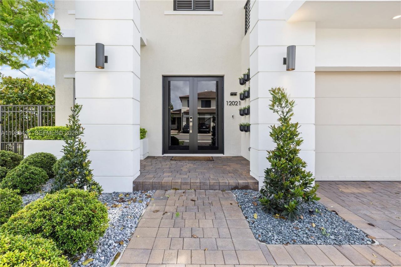 12021 SW 82nd Pl, Miami, FL 33156 Photo