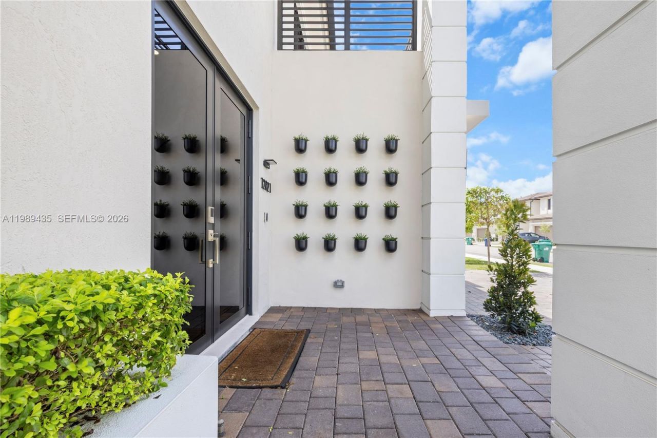 12021 SW 82nd Pl, Miami, FL 33156 Photo