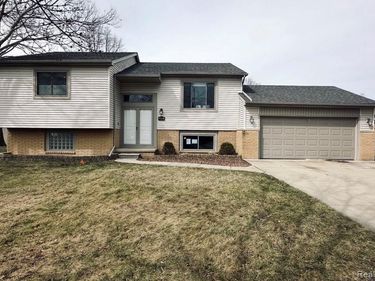 24500 Cornell Avenue, Brownstown Twp, MI 48183
