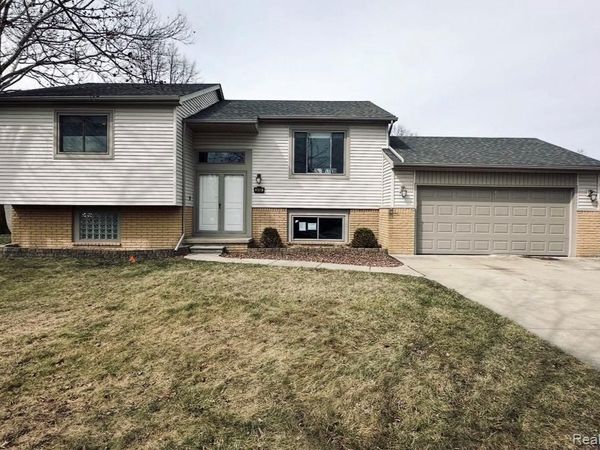 24500 Cornell Avenue, Brownstown Twp, MI 48183