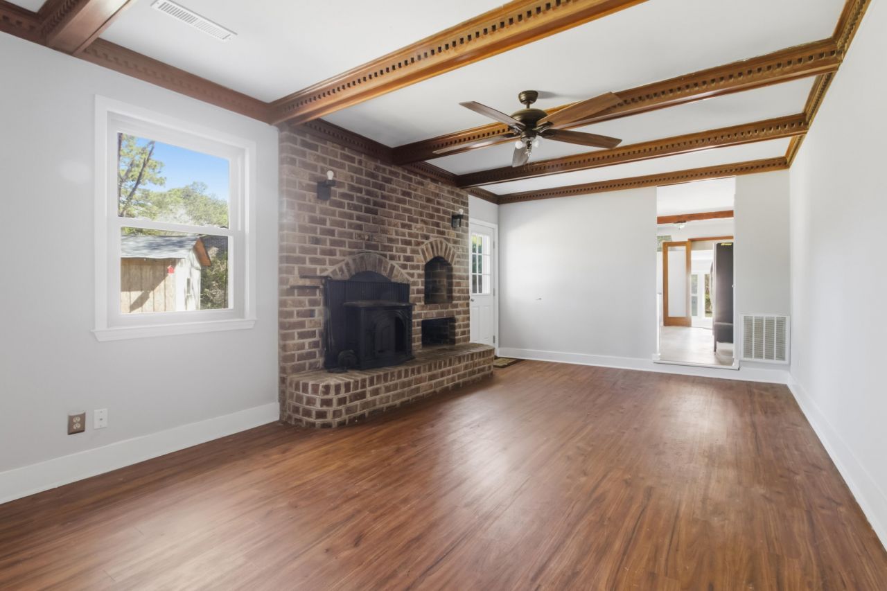 1240 Oakcrest Drive Photo 10