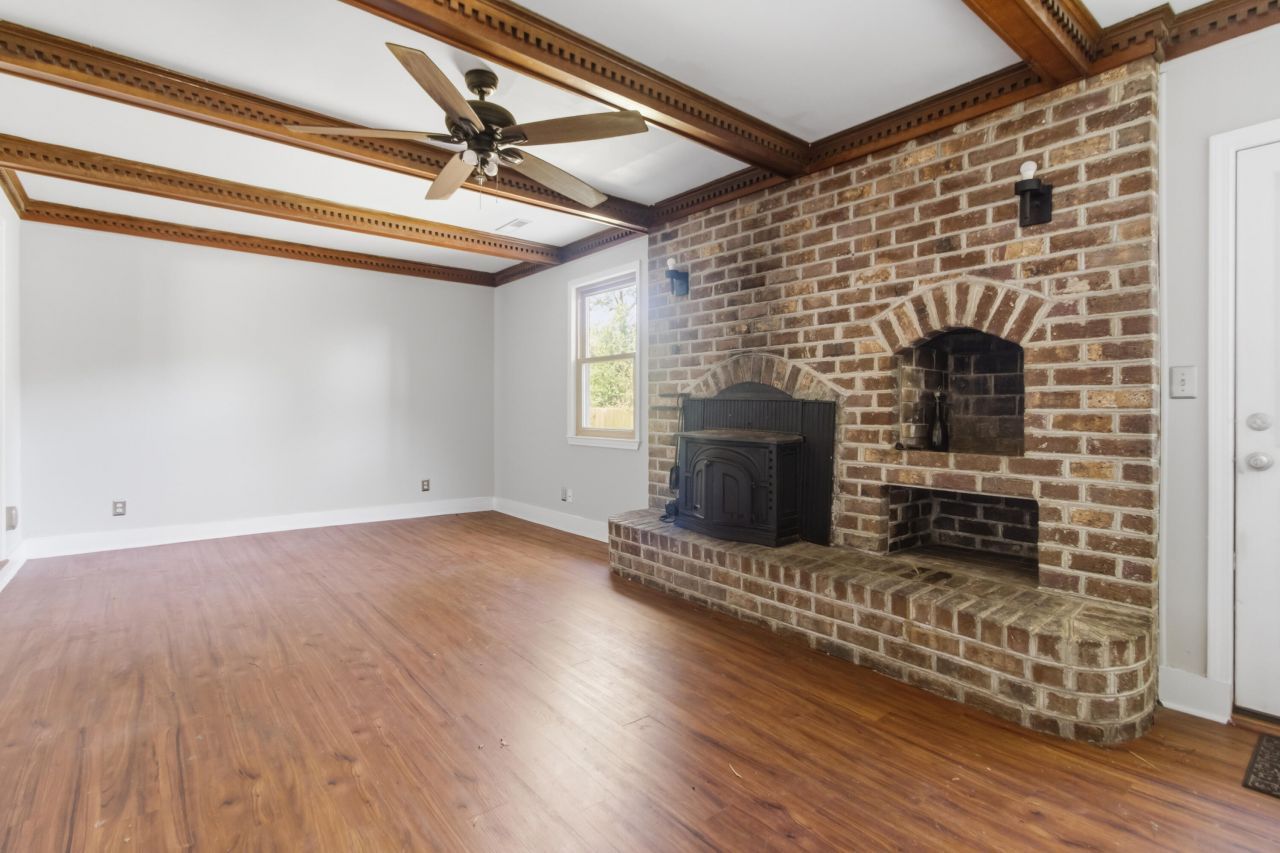 1240 Oakcrest Drive Photo 12