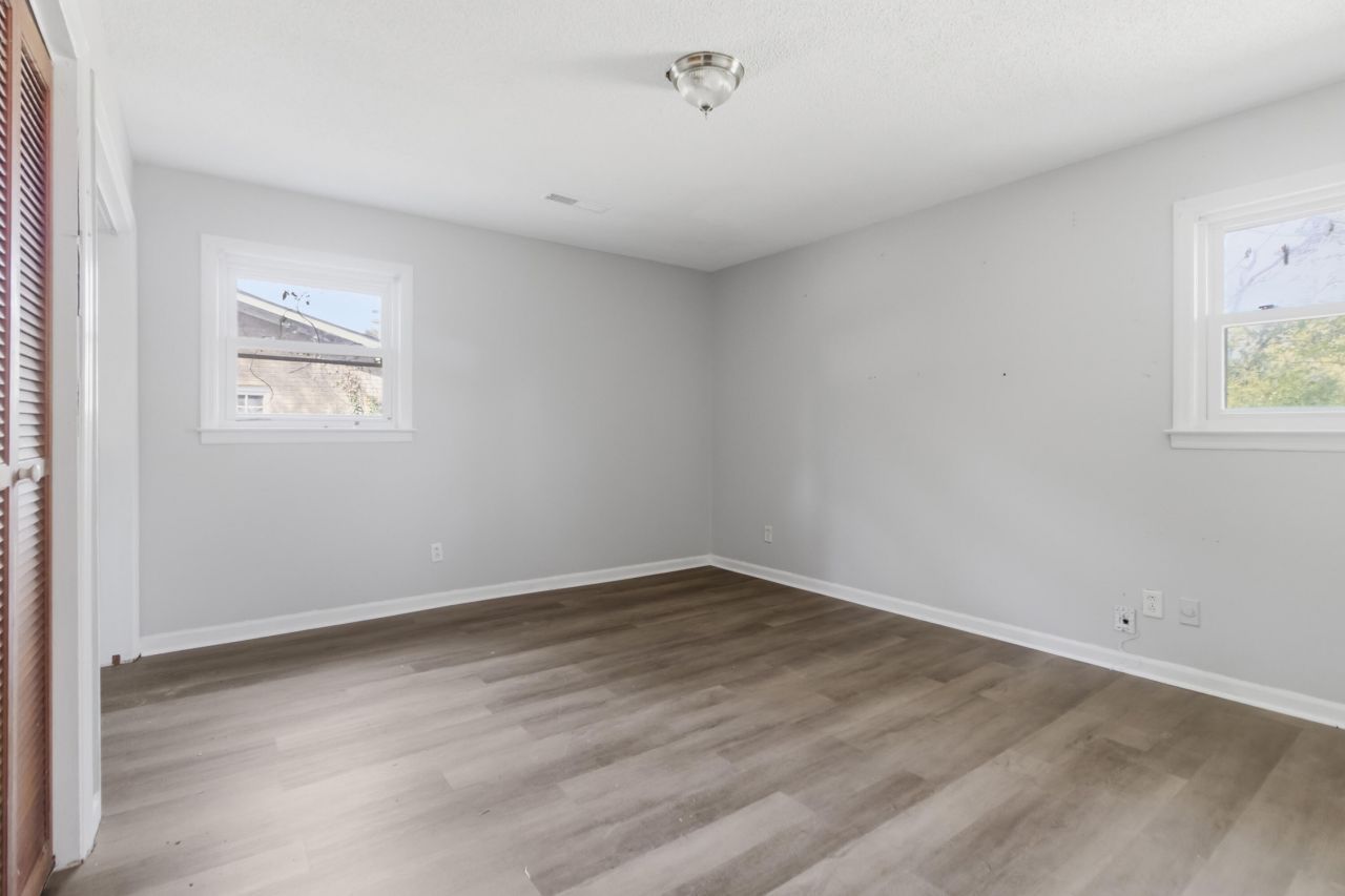 1240 Oakcrest Drive Photo 13