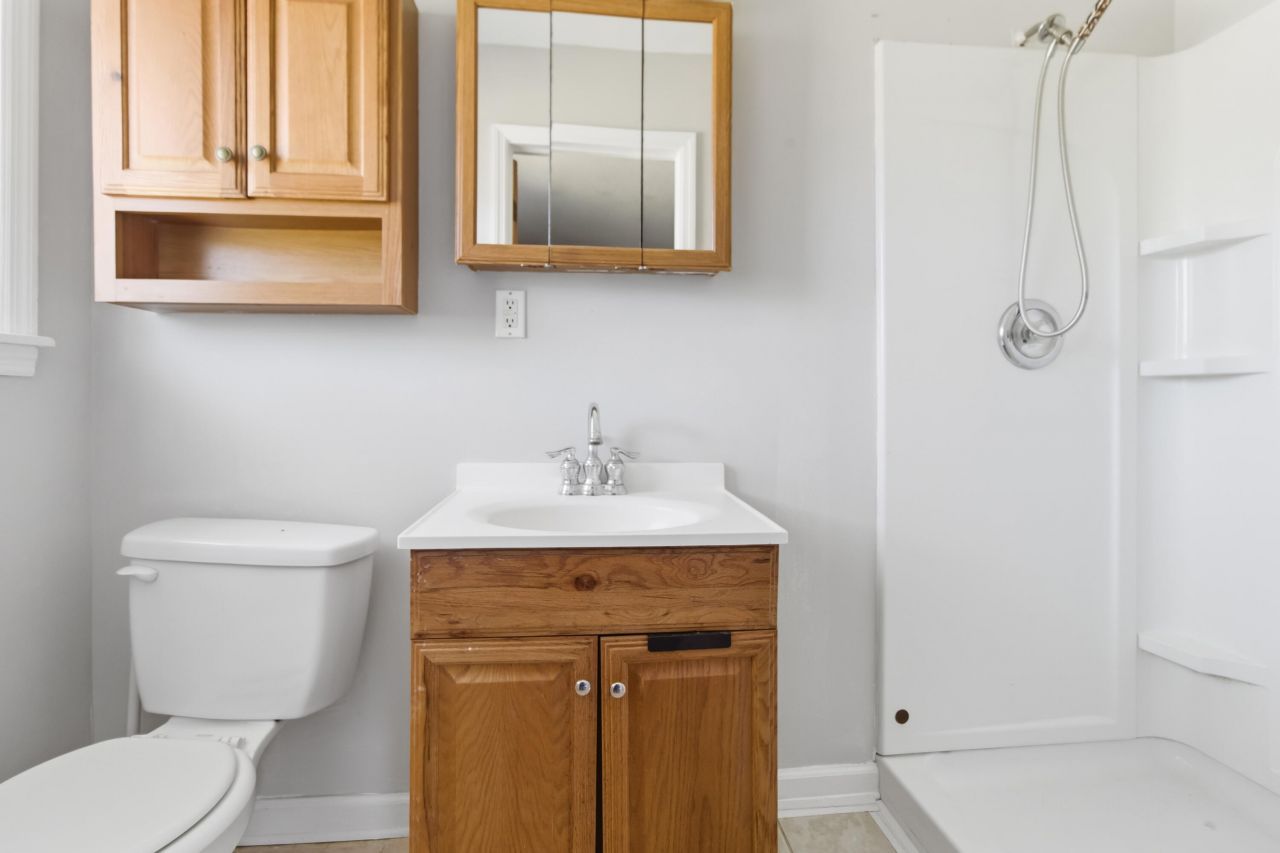 1240 Oakcrest Drive Photo 14