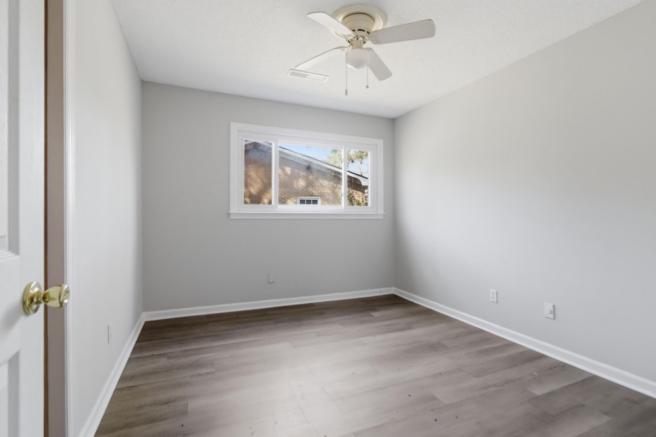 1240 Oakcrest Drive Photo 15