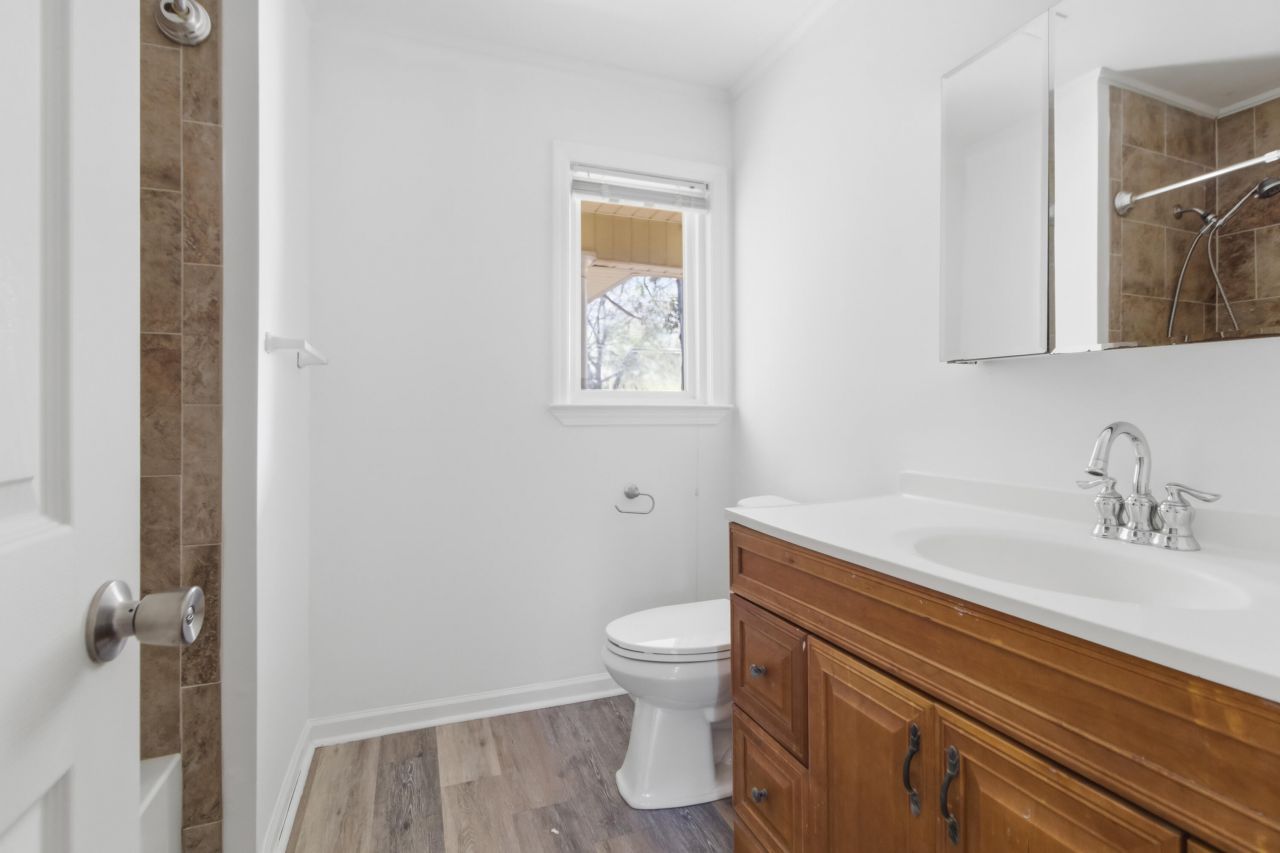 1240 Oakcrest Drive Photo 16