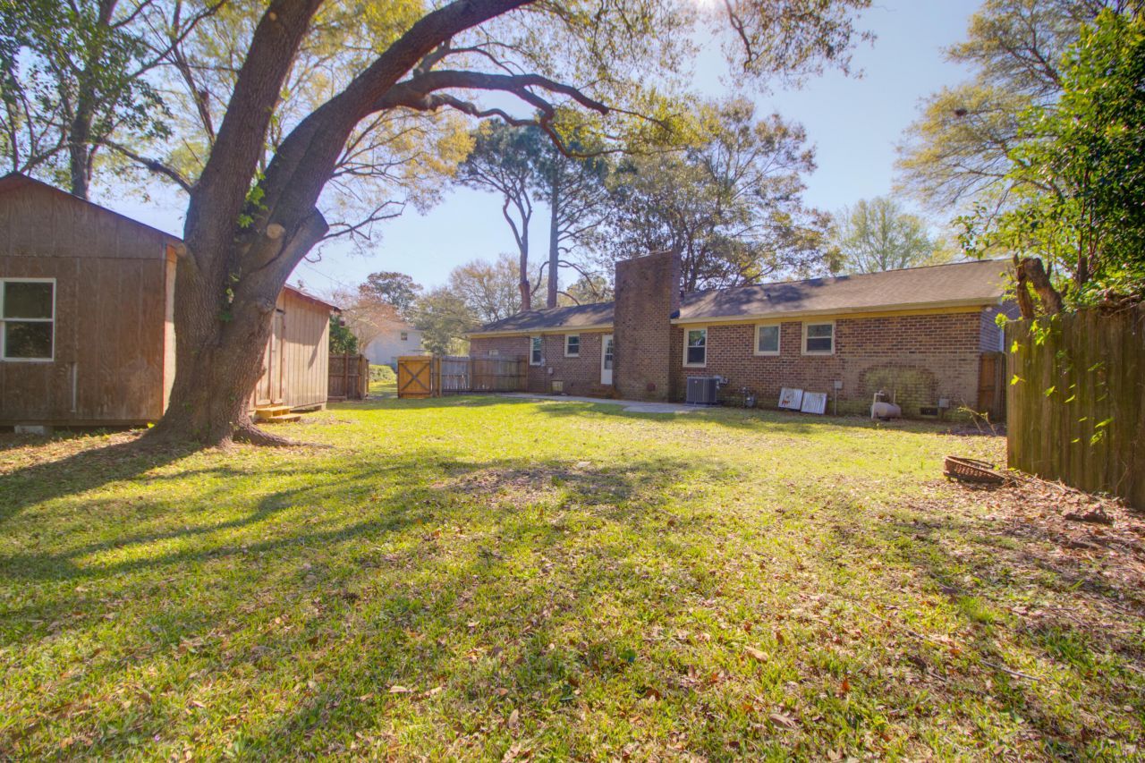 1240 Oakcrest Drive Photo 27