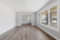 1240 Oakcrest Drive photo 4