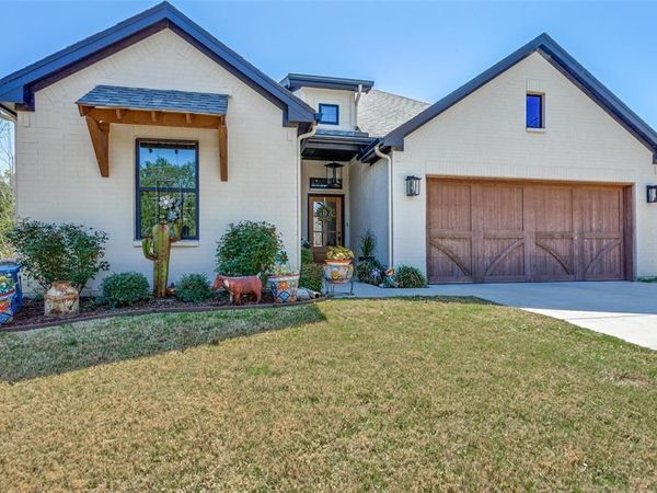 805 Woodhaven Court, Granbury, TX 76048
