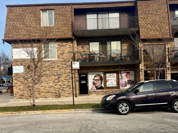 11103 S St Louis Avenue, Unit 203, Chicago, IL 60655