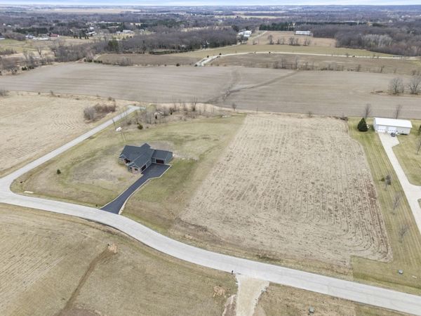 18303 Loretta Drive, Marengo, IL 60152