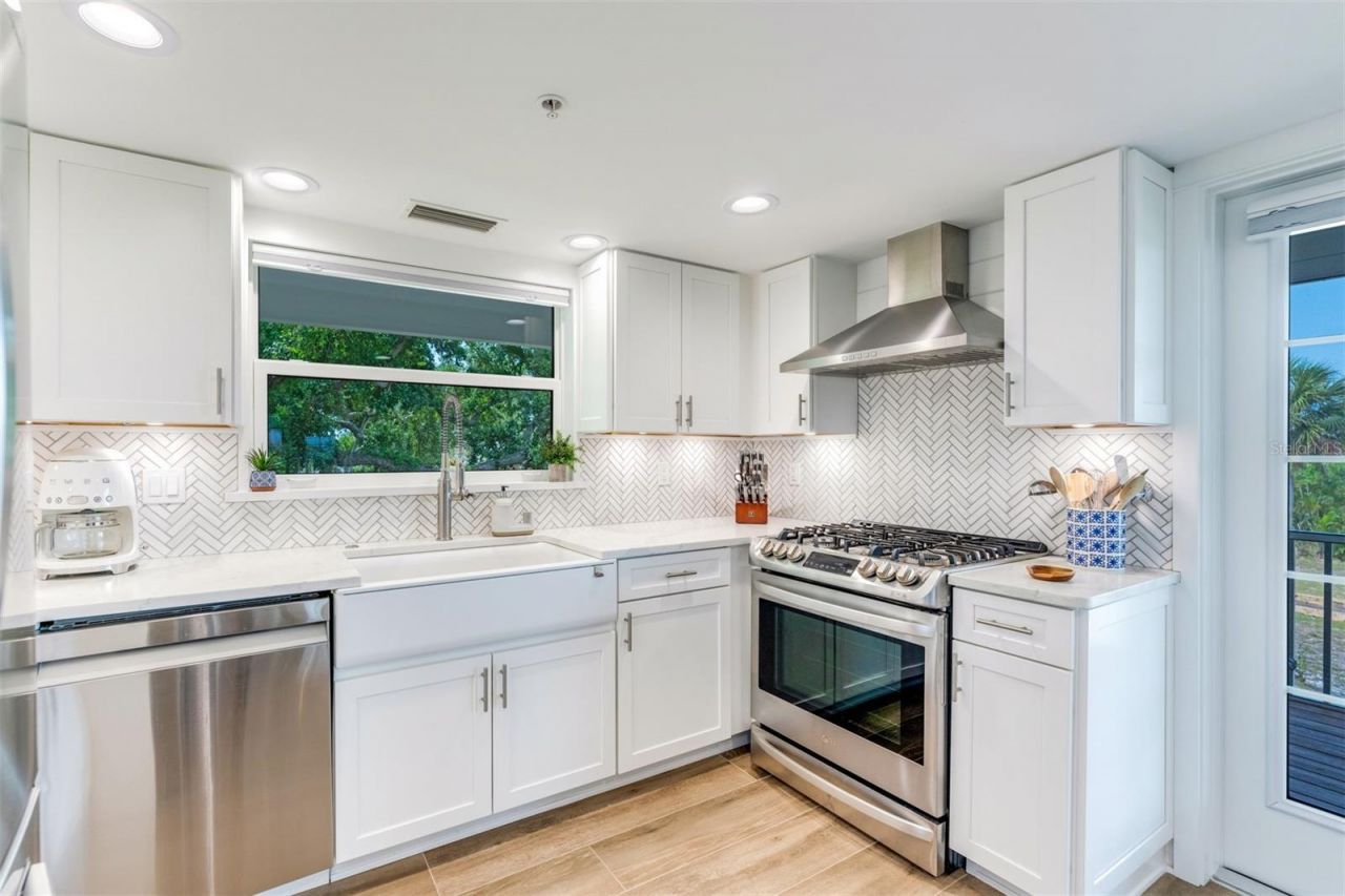 328 Useppa, Captiva, FL 33924 Photo