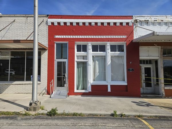 108 N Public Sq , Alexandria, TN 37012