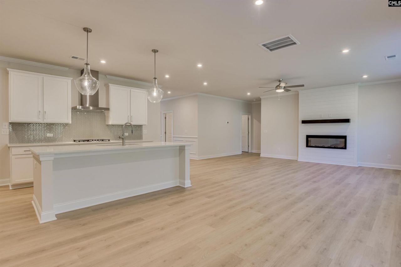 440 Hacienda Court  Photo 10