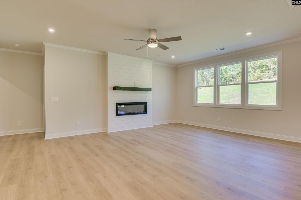 440 Hacienda Court  Photo 5