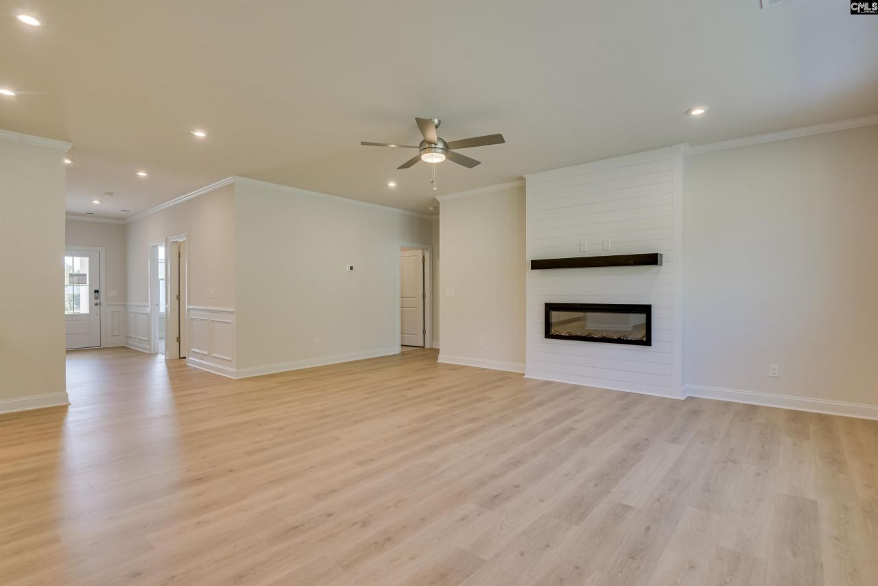 440 Hacienda Court  Photo 6