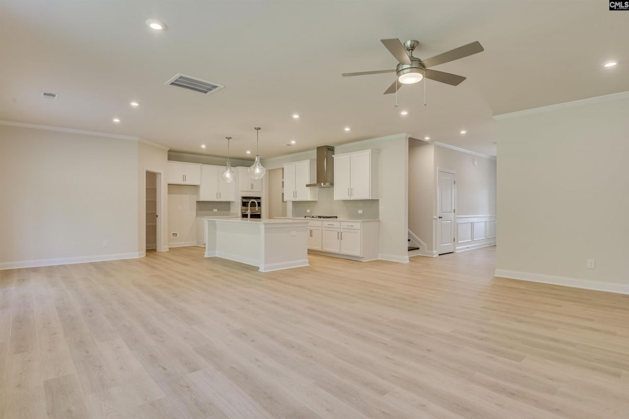 440 Hacienda Court  Photo 7