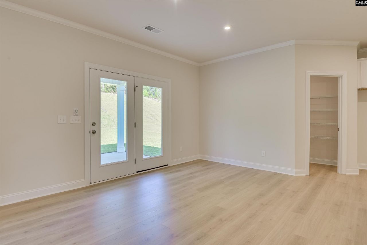 440 Hacienda Court  Photo 9