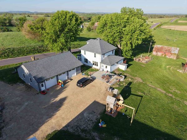 6460 Dutch Hollow Road, Potosi, WI 53820