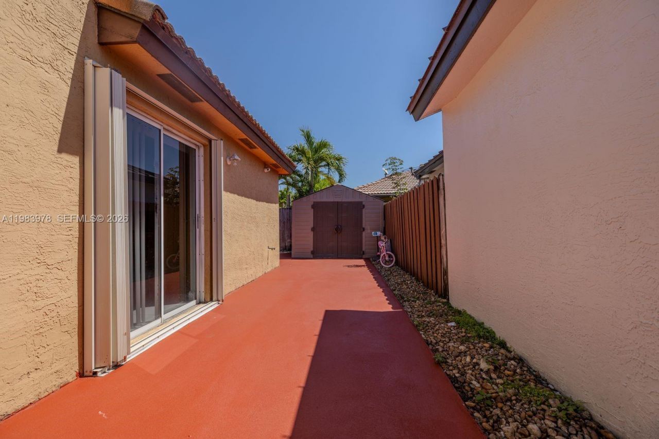 1065 NW 131st Ave , Unit ., Miami, FL 33182 Photo