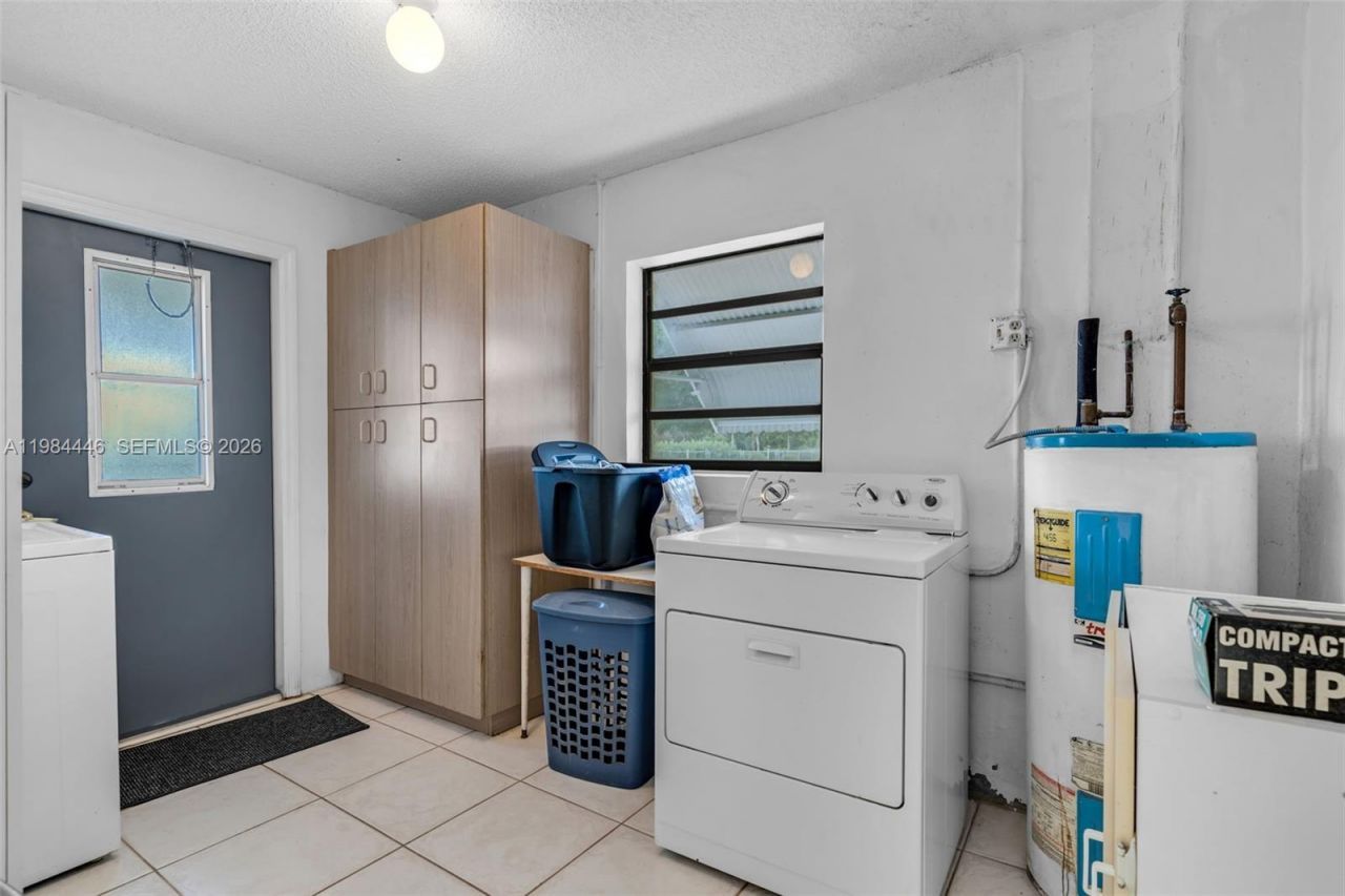 19200 SW 218th St , Miami, FL 33170 Photo