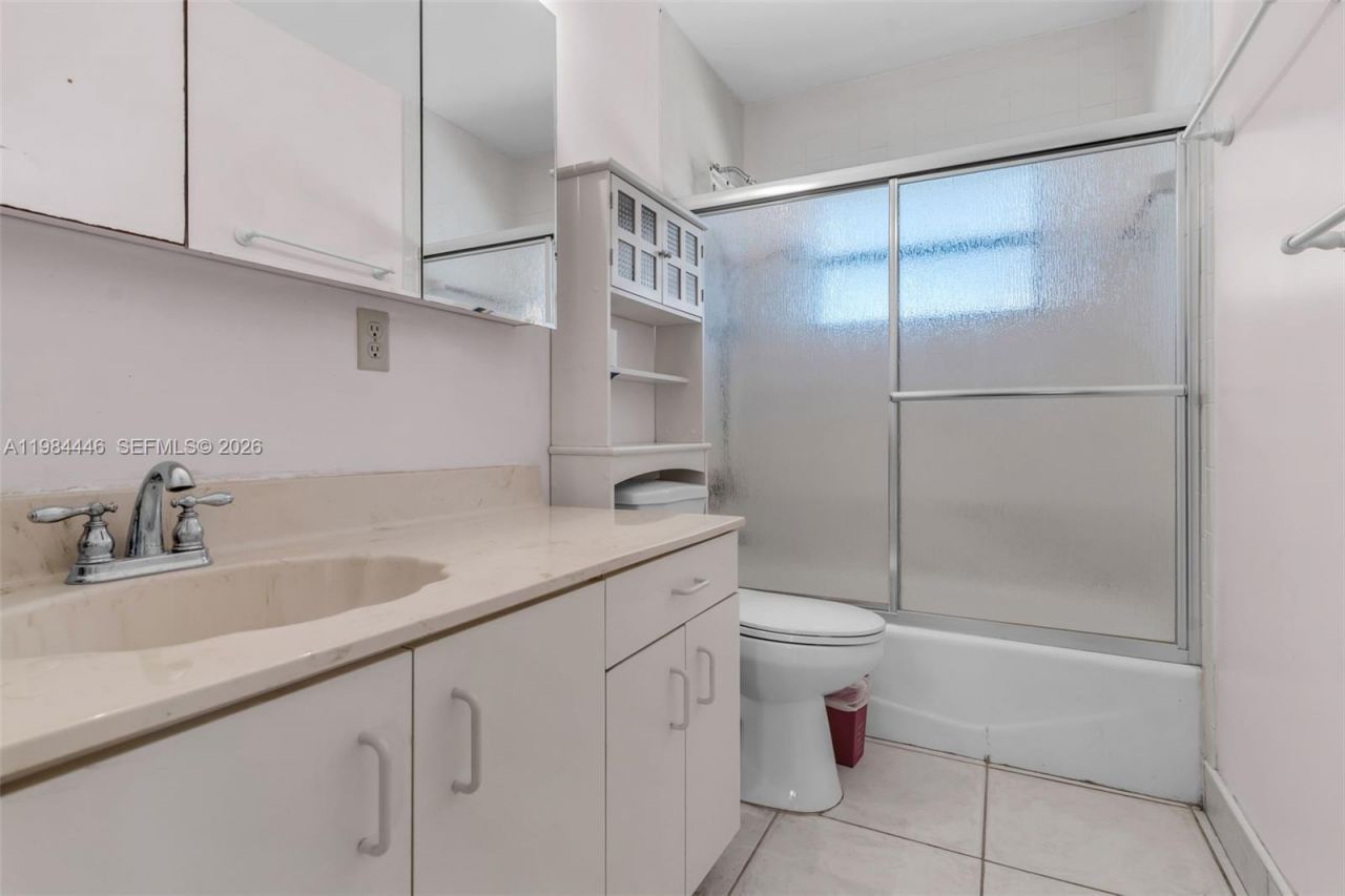 19200 SW 218th St , Miami, FL 33170 Photo