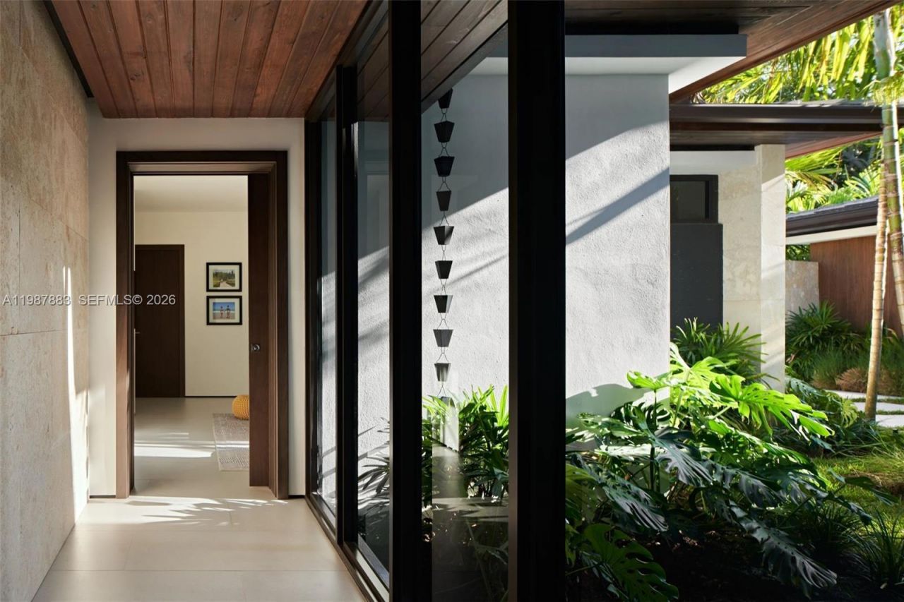 6371 SW 107th St , Pinecrest, FL 33156 Photo