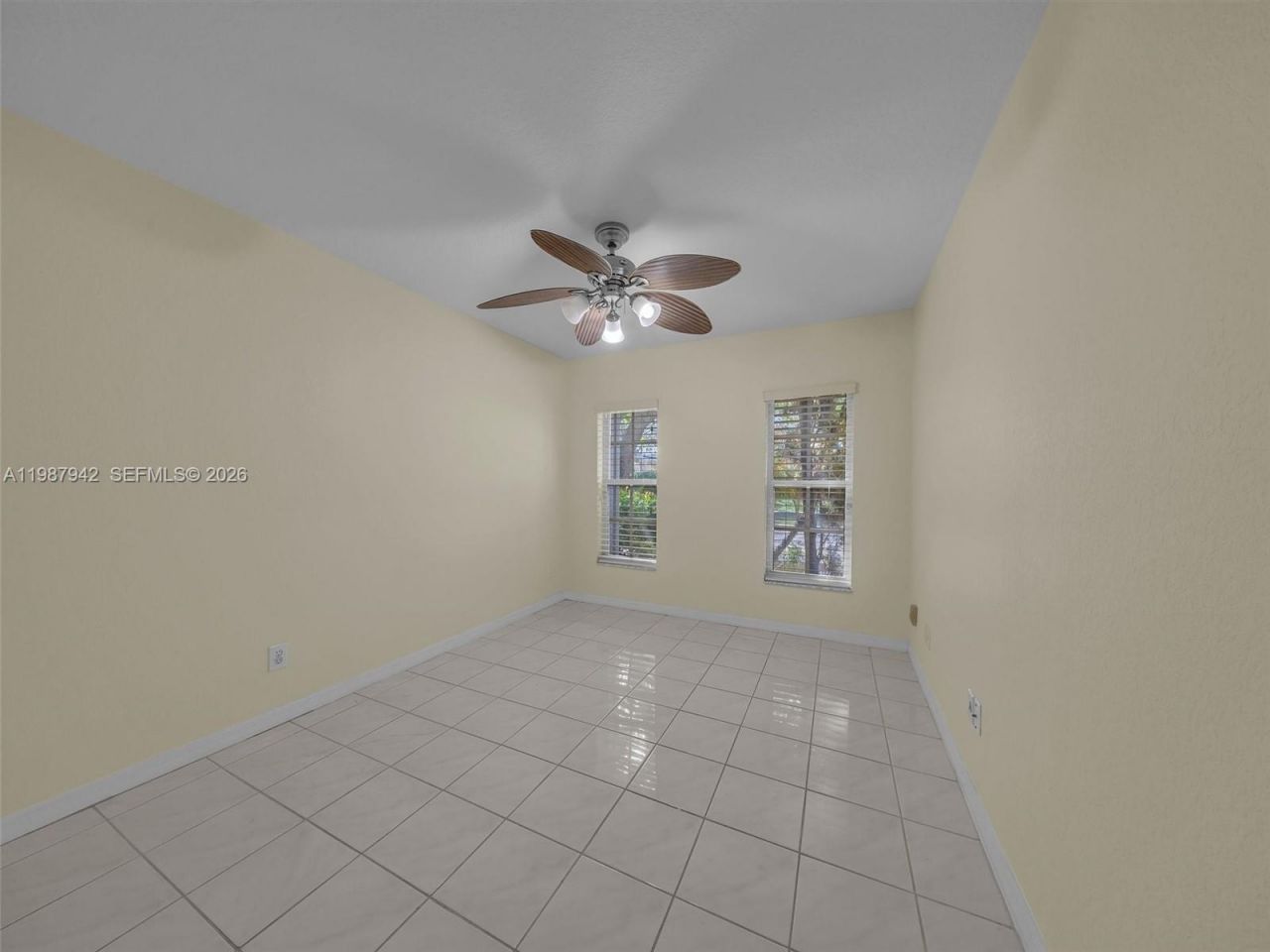 12345 NW 1st St, Plantation, FL 33325 Photo