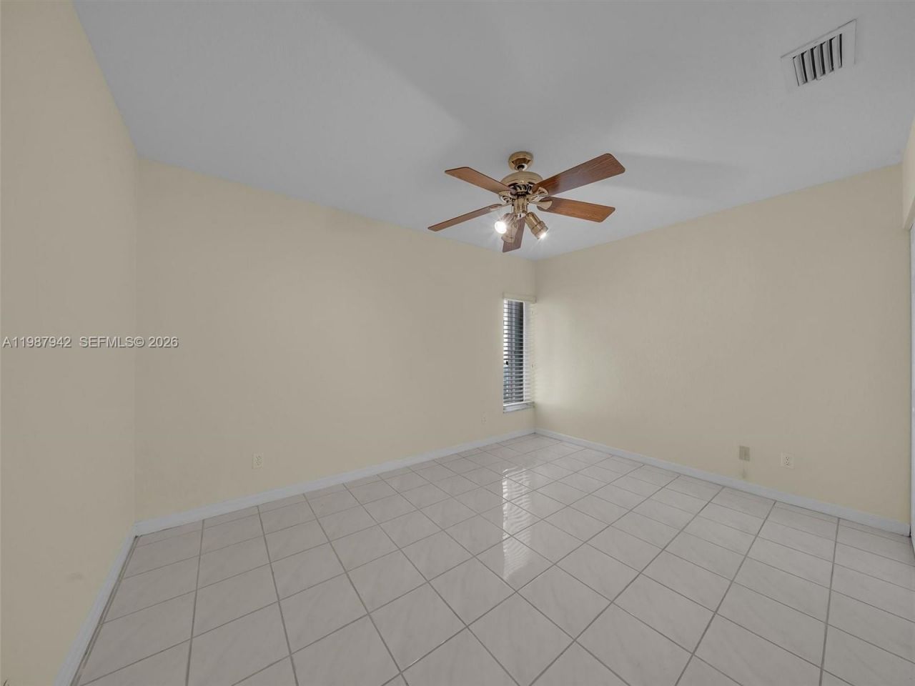 12345 NW 1st St, Plantation, FL 33325 Photo