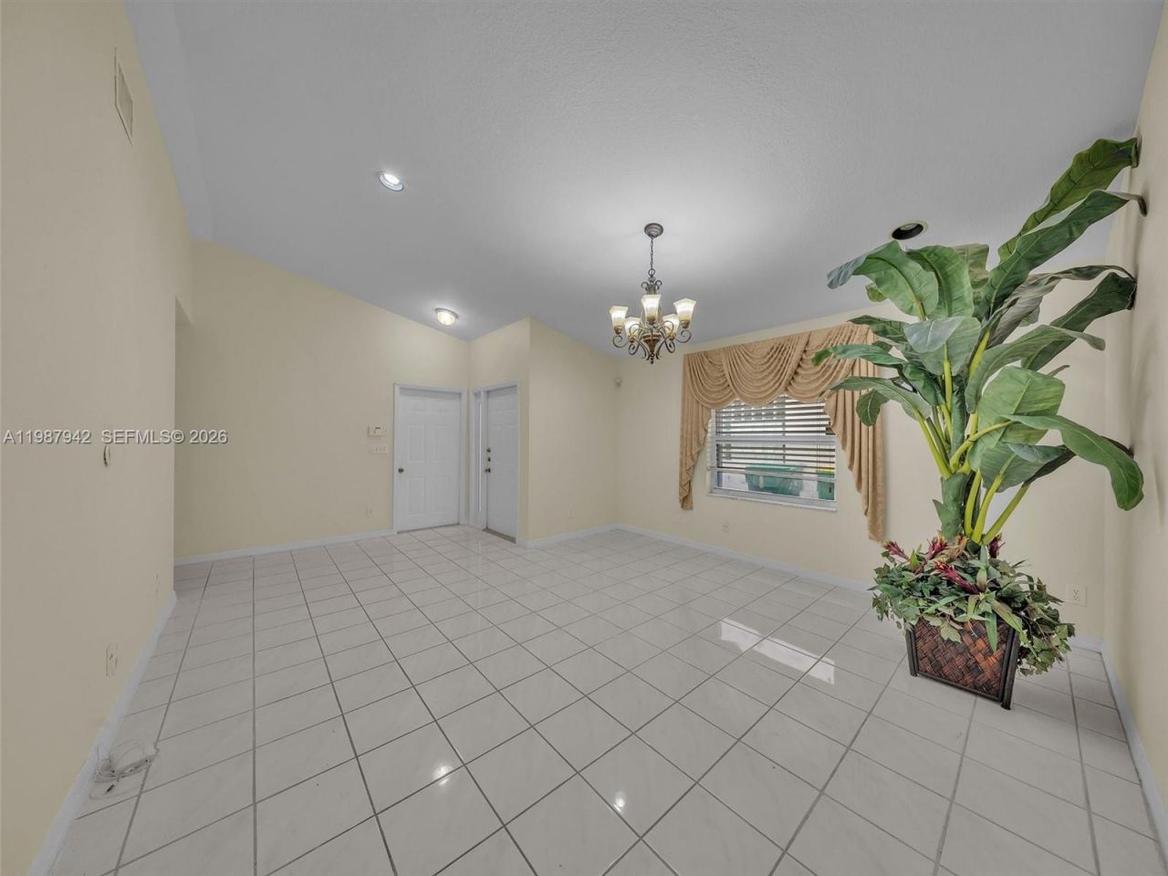 12345 NW 1st St, Plantation, FL 33325 Photo