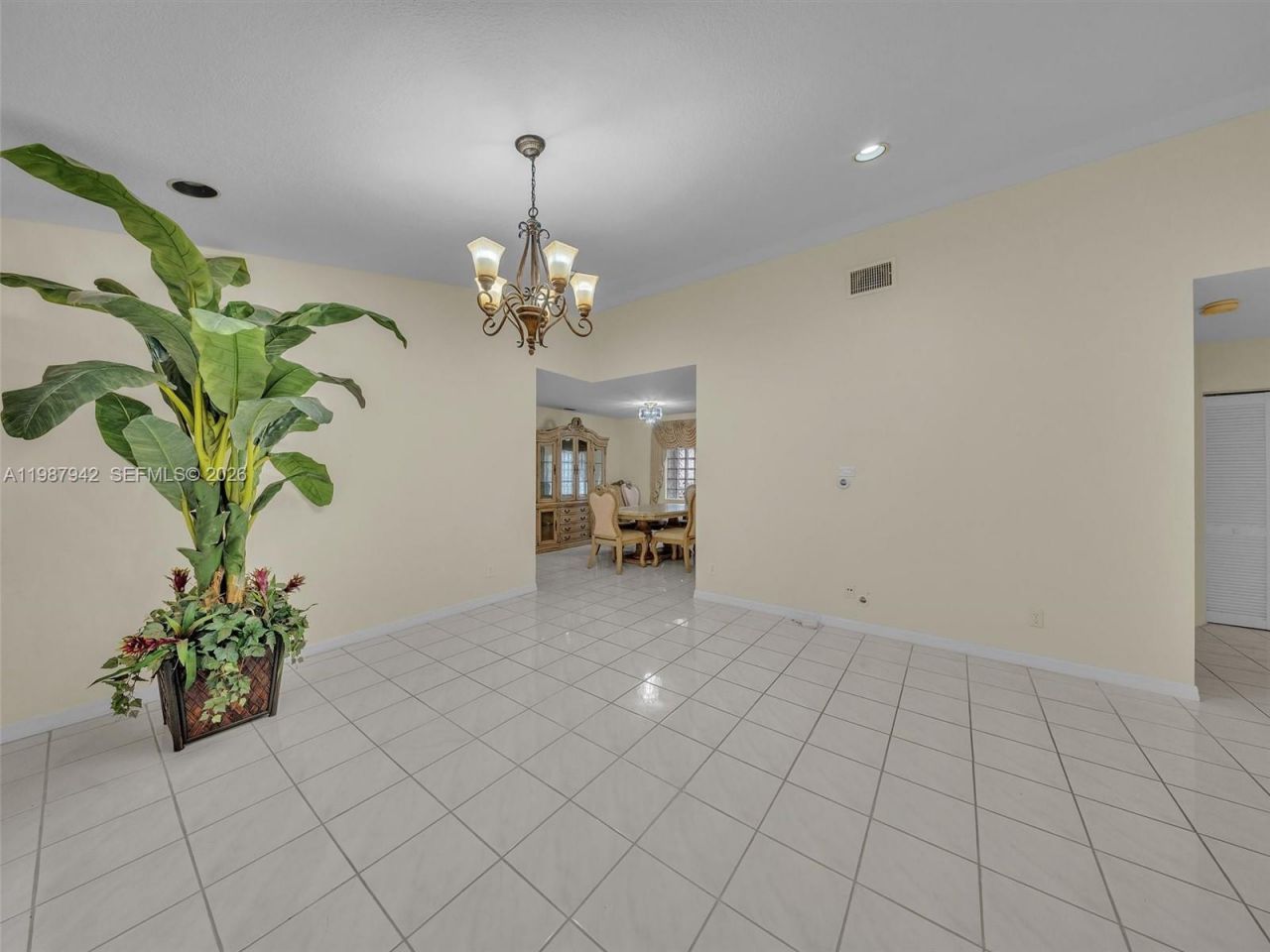 12345 NW 1st St, Plantation, FL 33325 Photo