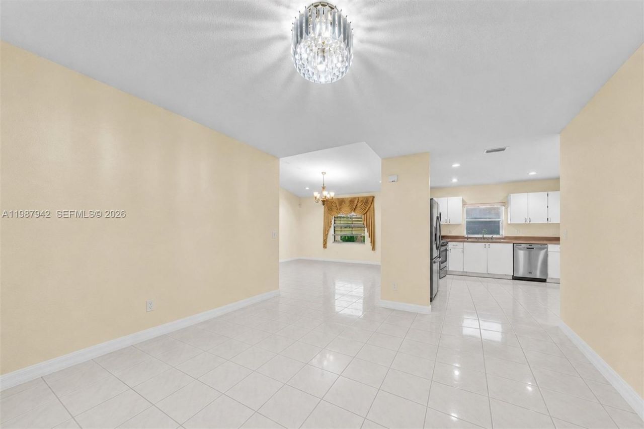 12345 NW 1st St, Plantation, FL 33325 Photo