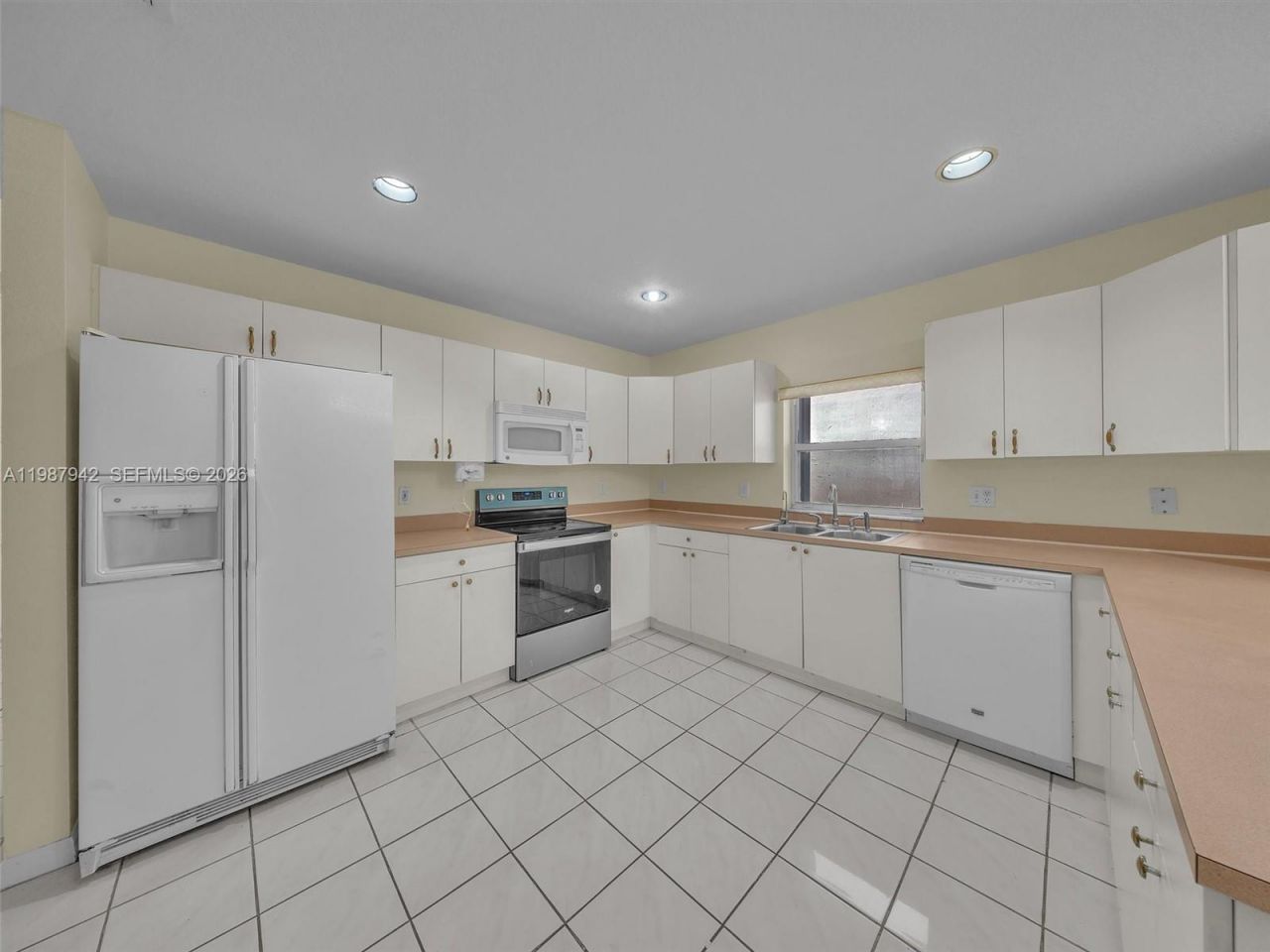 12345 NW 1st St, Plantation, FL 33325 Photo