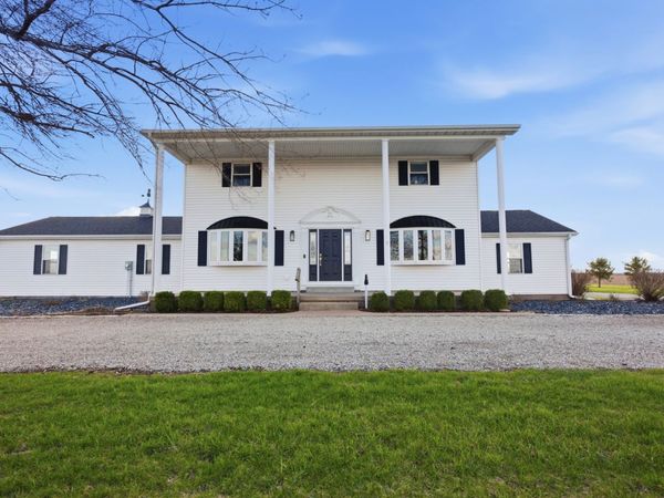 1189 County Road 200 E Road, Seymour, IL 61875