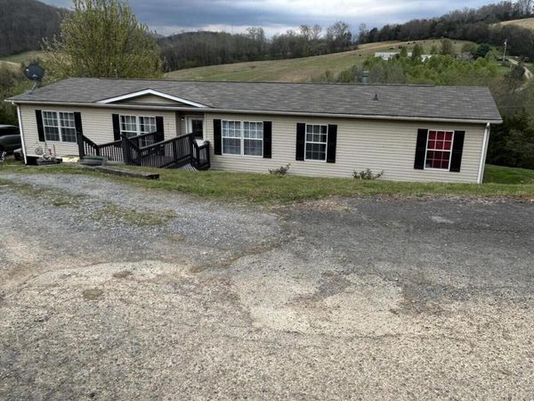 424 Silverwalk Way, Newport, TN 37821