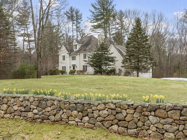 58 Buttrick Ln, Carlisle, MA 01741