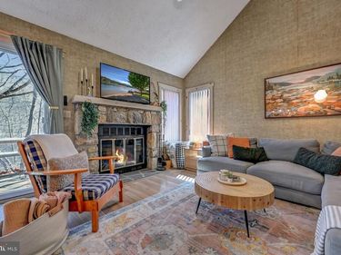 65 SNOW SHOE, LAKE HARMONY, PA 18624