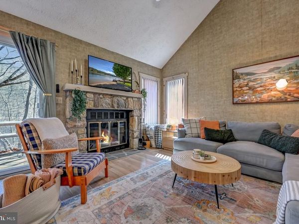 65 SNOW SHOE , LAKE HARMONY, PA 18624