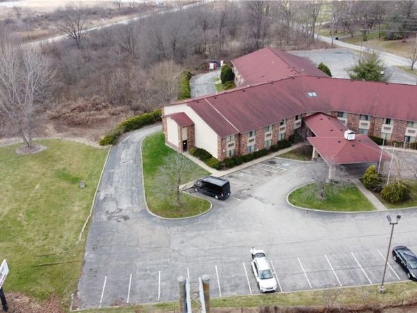 2700 Wilson Rd , Hermitage, PA 16148